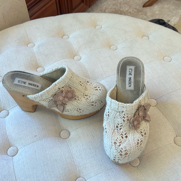Absolutely adorable sweater material 4 inch clogs or wedges - Picture 1 of 5